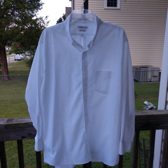 Van Heusen Other - SOLD !!! Van Heusen White Oxford Size 18 1/2 LS 34/35